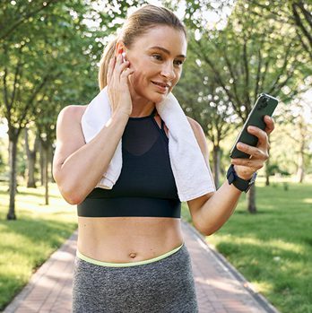 healthy person talk in a video call